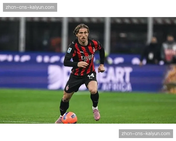 AC米兰3-1战胜拉齐奥，莱奥两传一射